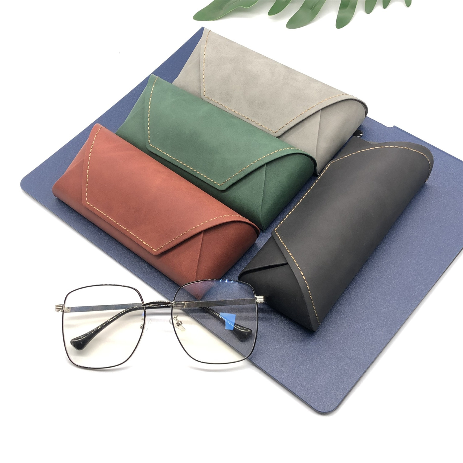 Spectacle Case Pu+Metal Eyewea - огляд і ціна Travel Accessories Ideas